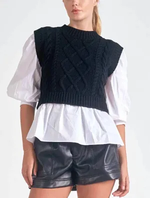 Kabelpullover-Weste mit angebrachter Bluse in Schwarz/Weiß