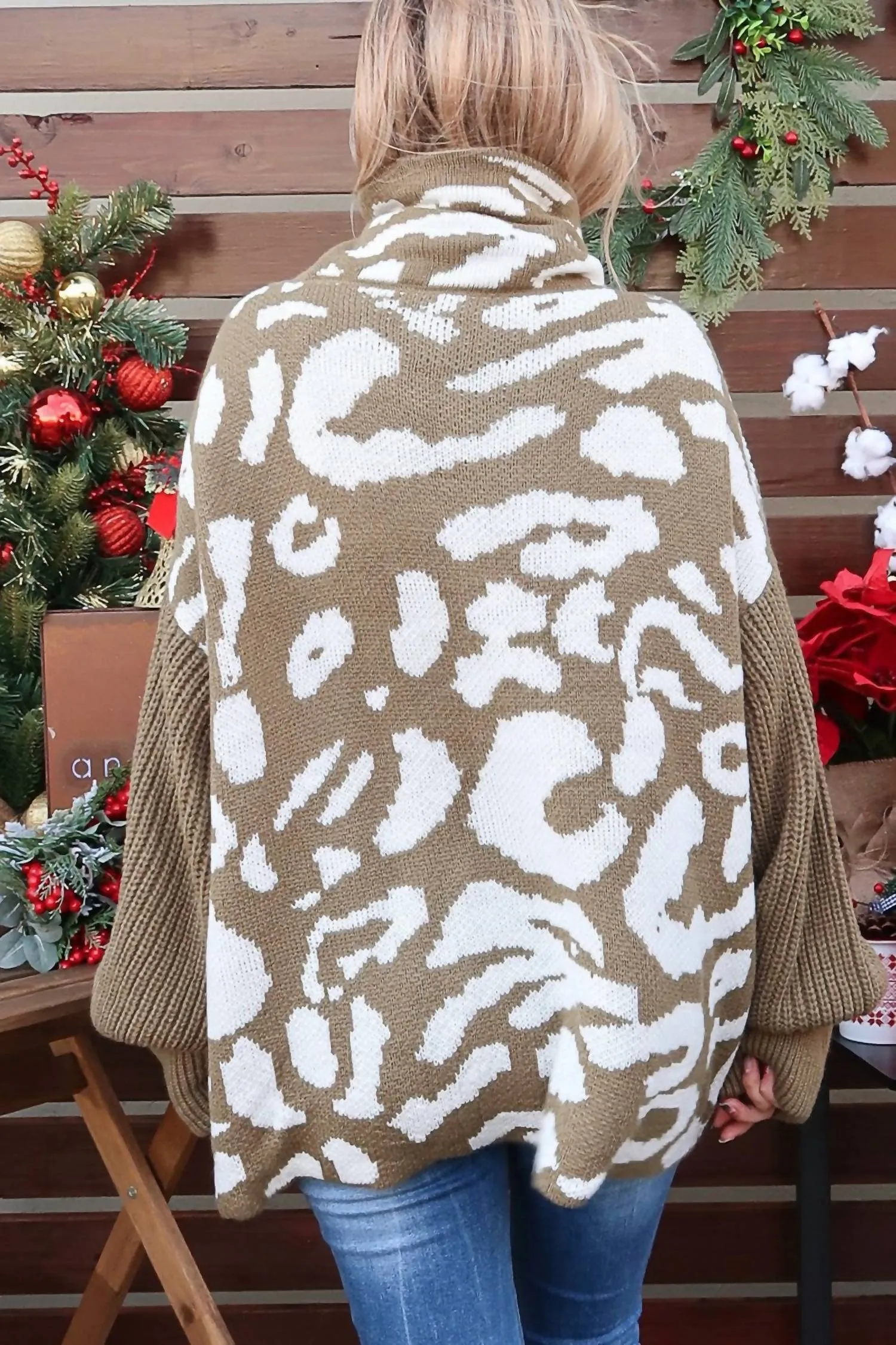 Farbblock-Rollkragenpullover im Leopardenprint