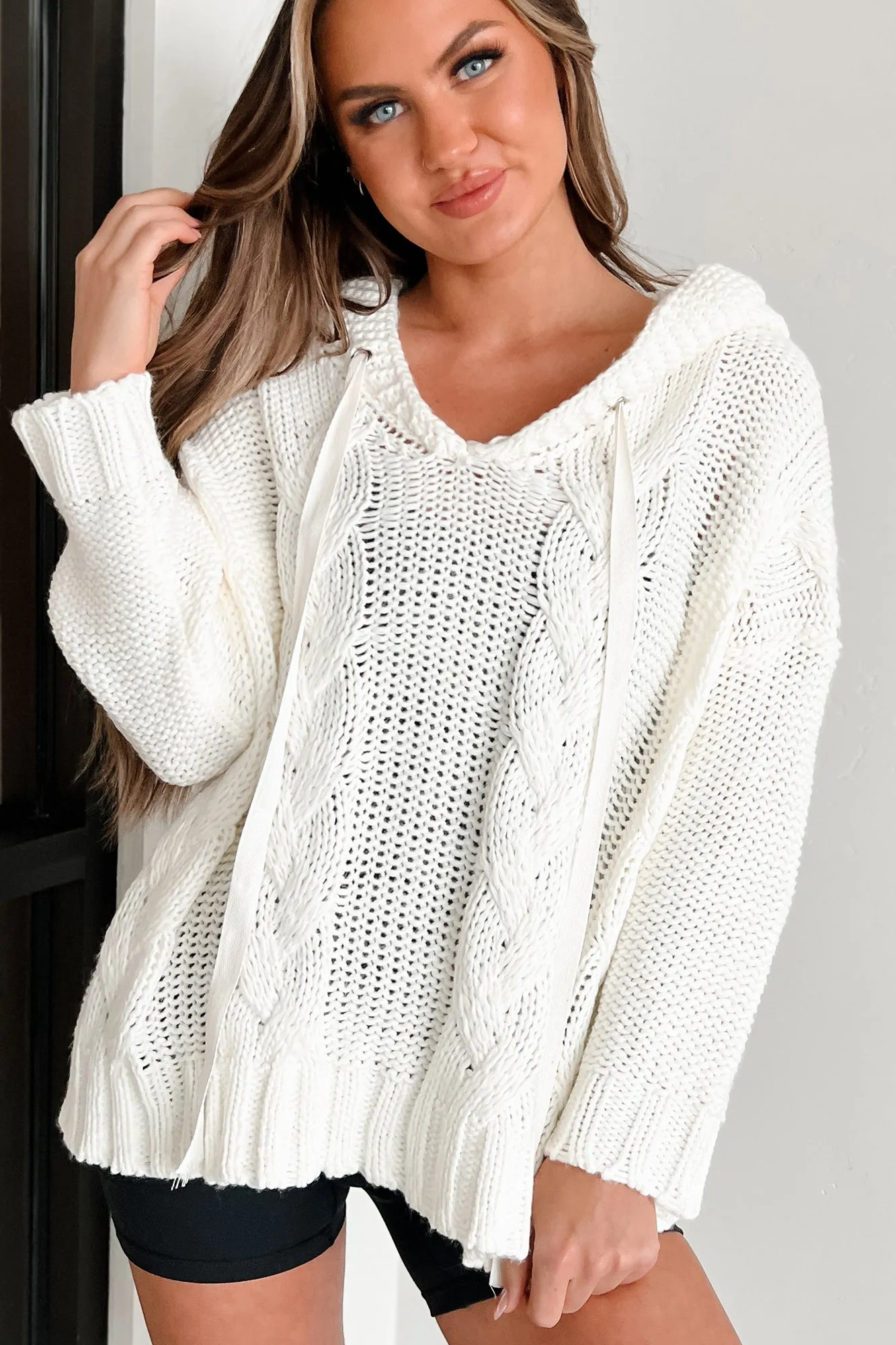 Etwas Neues erschaffen: Rippenstrickpullover mit Kapuze (Elfenbein)