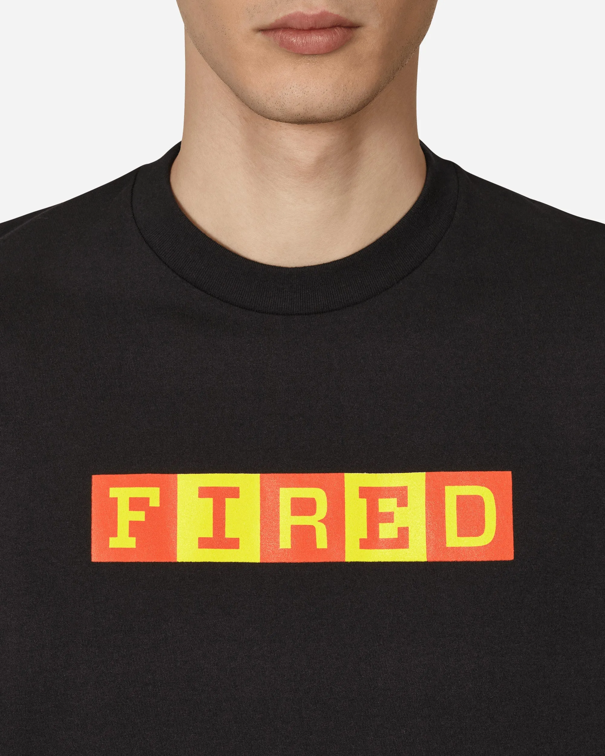 Gefeuertes T-Shirt Schwarz