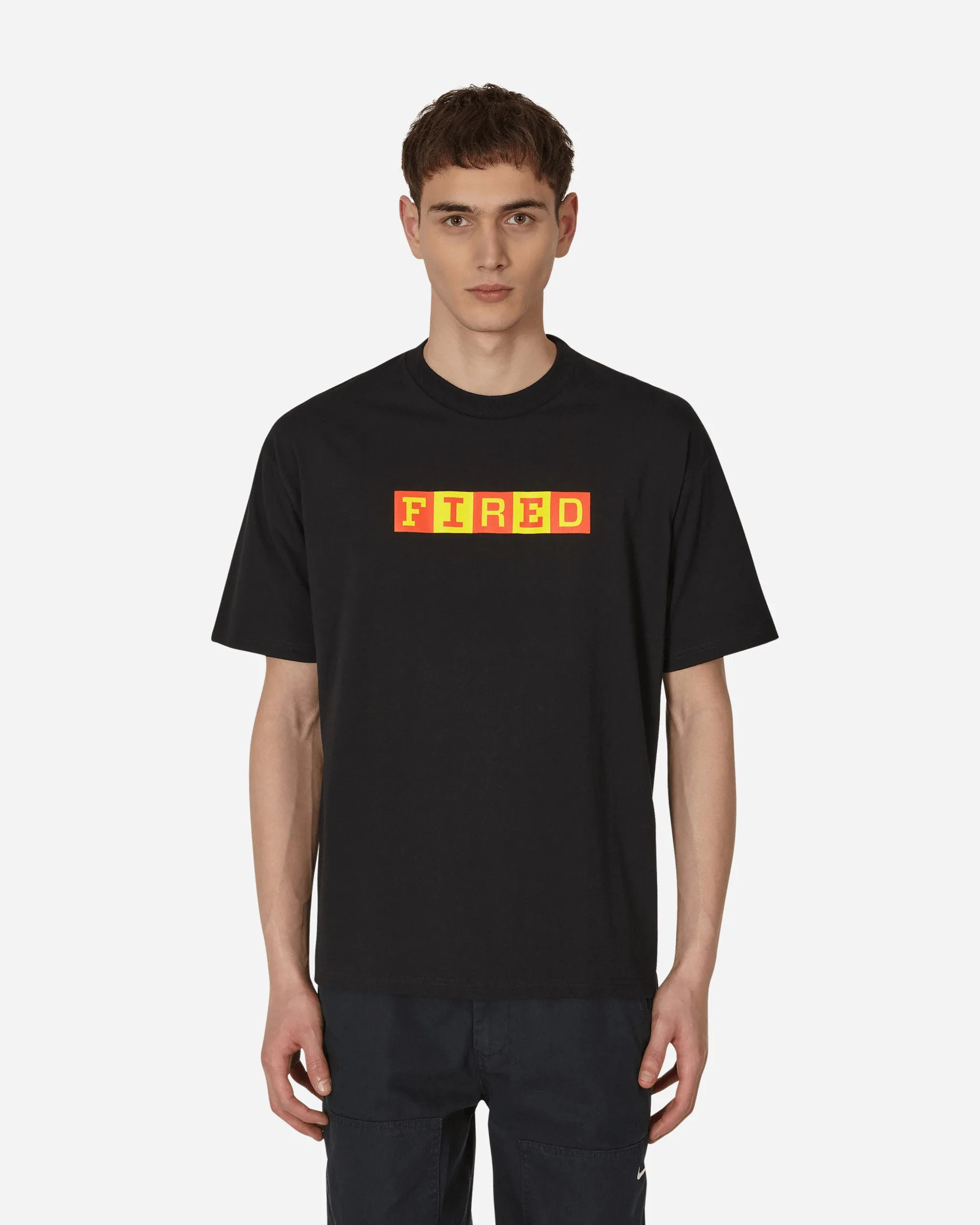Gefeuertes T-Shirt Schwarz
