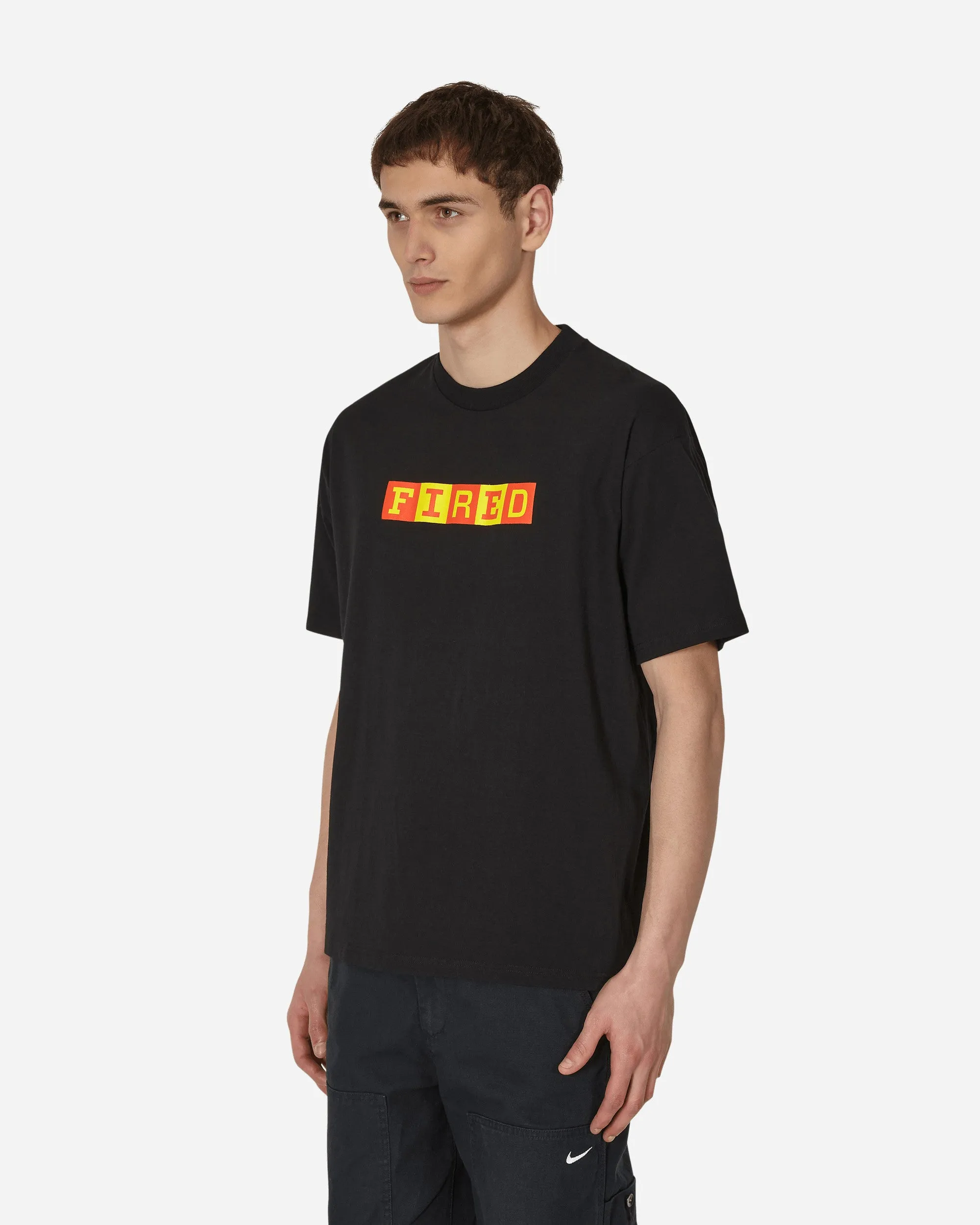 Gefeuertes T-Shirt Schwarz