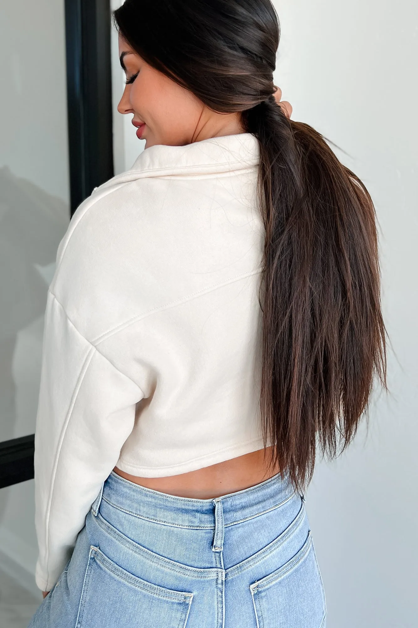 Durchsetzungsfähige Attitüde Crop-Knopfpullover (Creme)