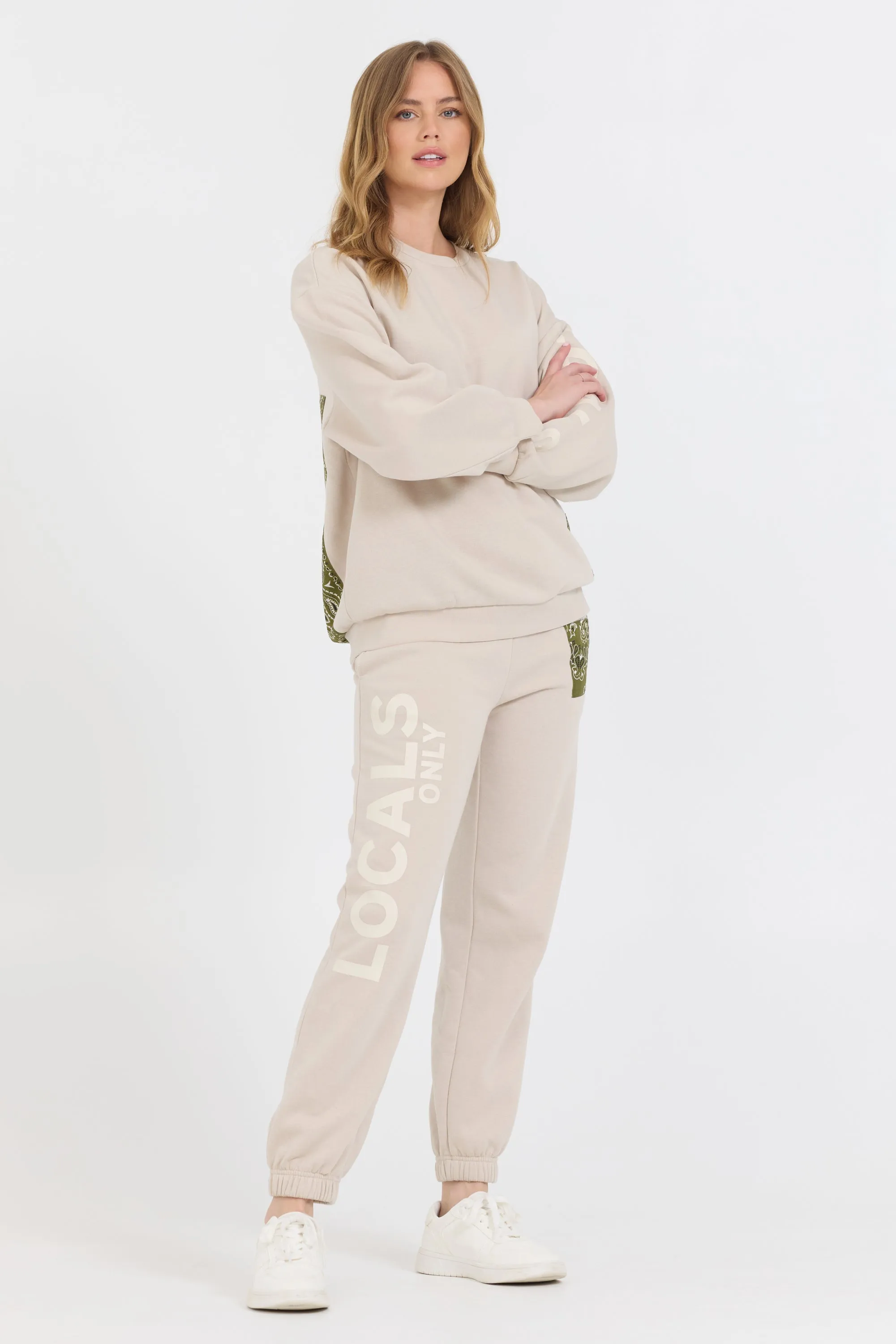Neutrales Taupe/ Olive/ Beige Bandana-Patch-Crewneck