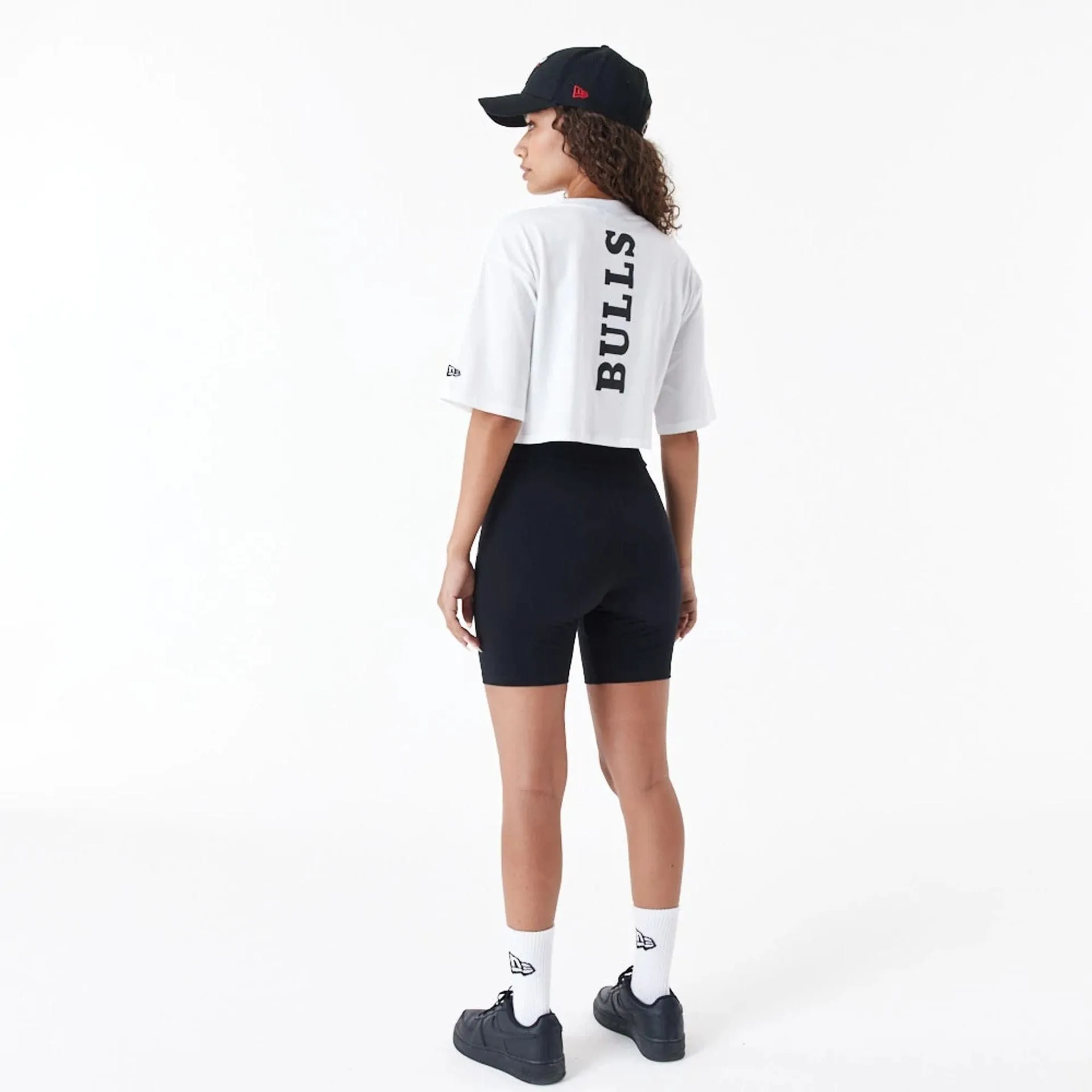 New Era T-Shirts Und Tank Tops Chicago Bulls Damen NBA Team Logo Weißes Crop-T-Shirt