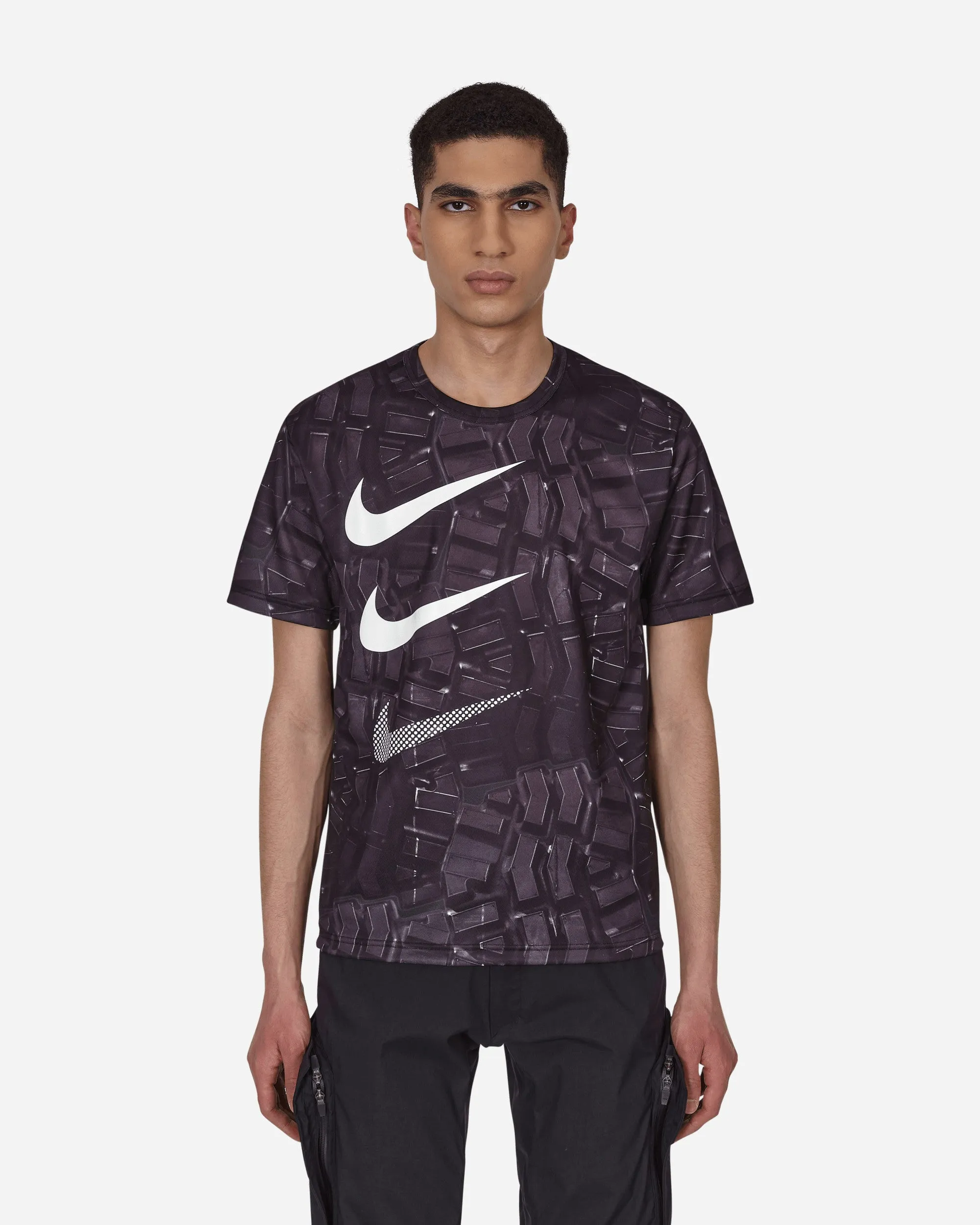 Nike Vertikales Dreifach-Häkchen T-Shirt Schwarz