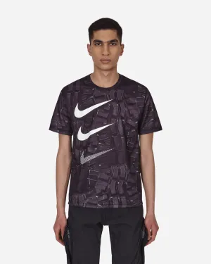 Nike Vertikales Dreifach-Häkchen T-Shirt Schwarz