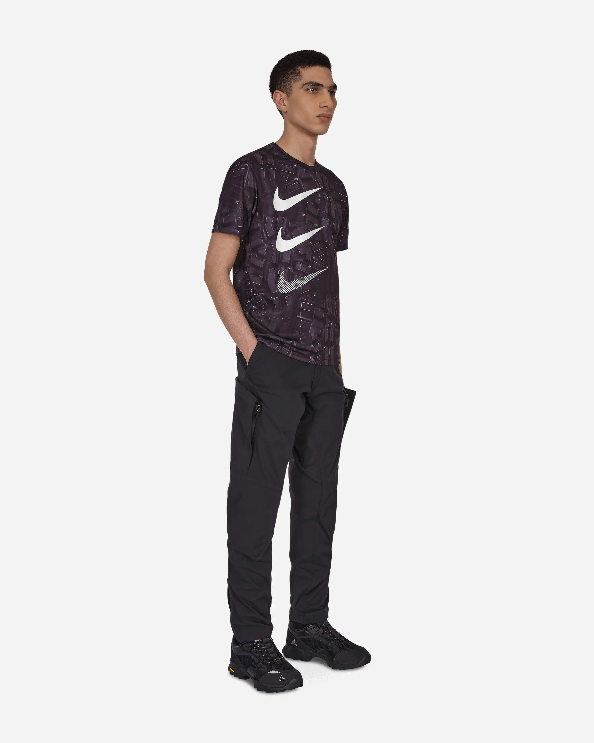 Nike Vertikales Dreifach-Häkchen T-Shirt Schwarz