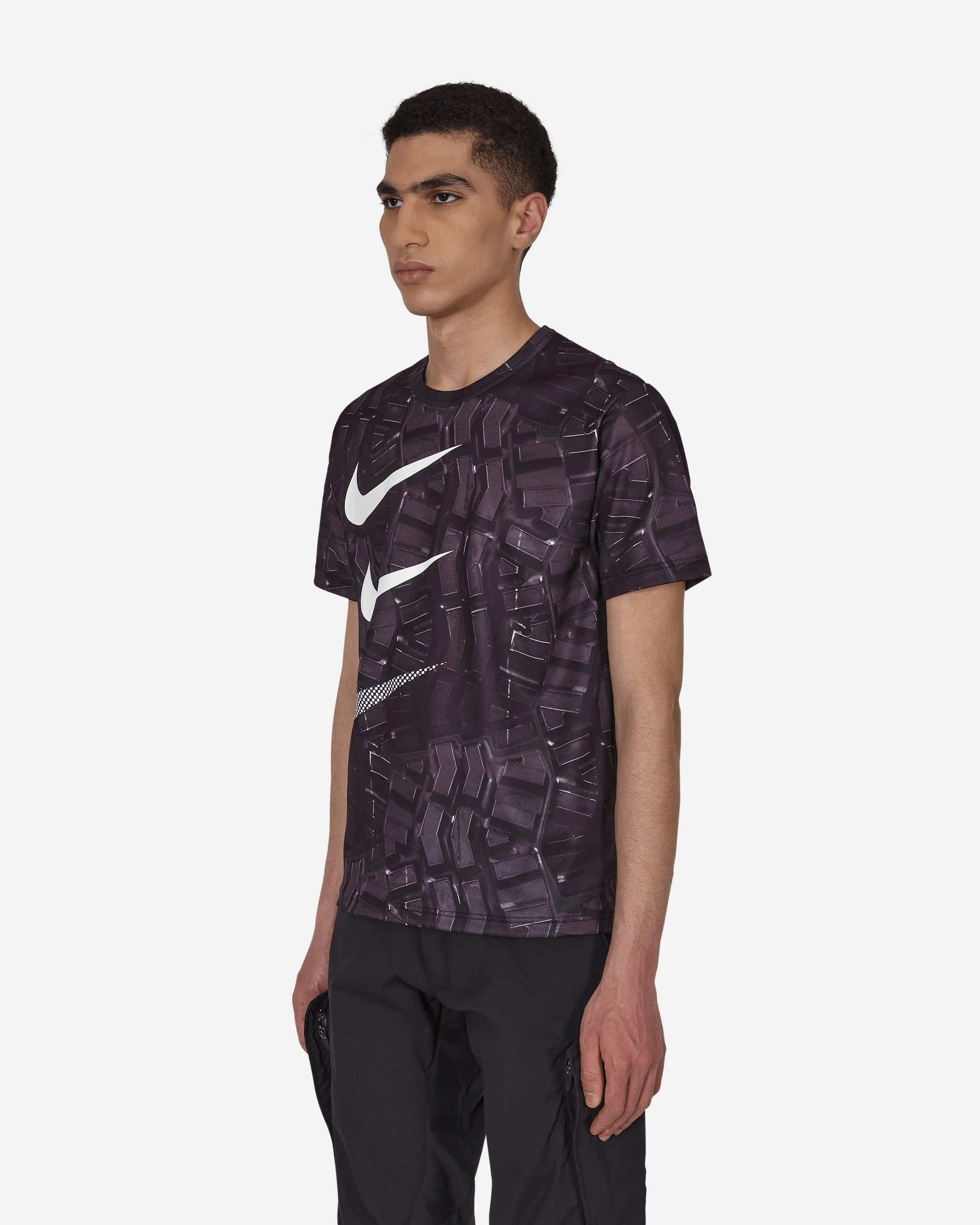 Nike Vertikales Dreifach-Häkchen T-Shirt Schwarz