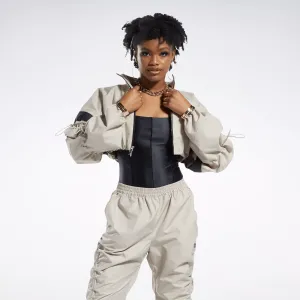 Reebok Damen Cardi B Gewebte Crop Jacke Beige Reebok