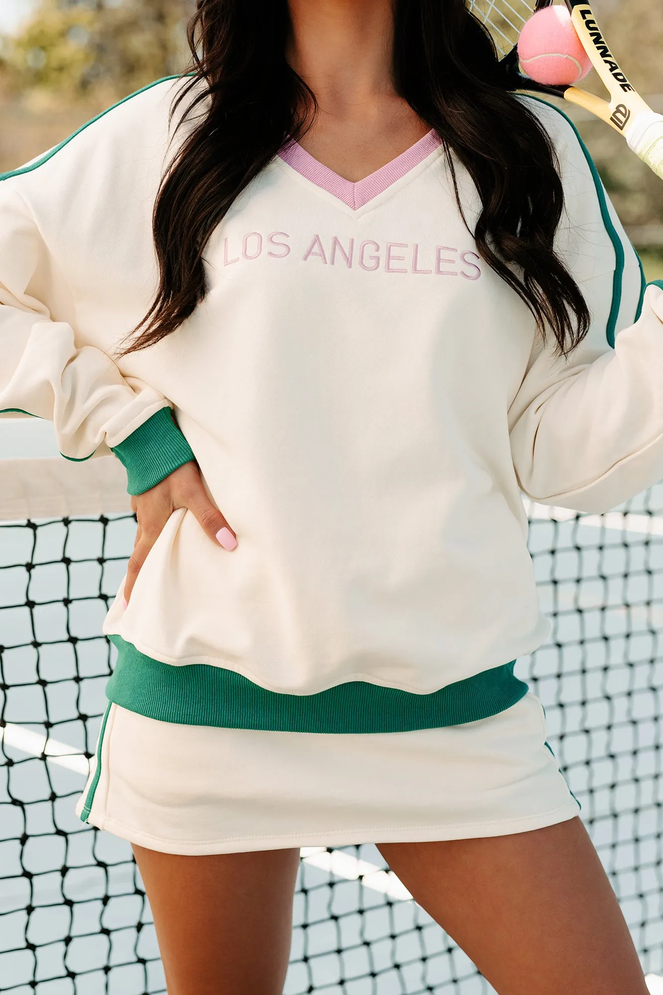Sportlich aber süßes Zweiteiliges Athleisure-Outfit (Creme)