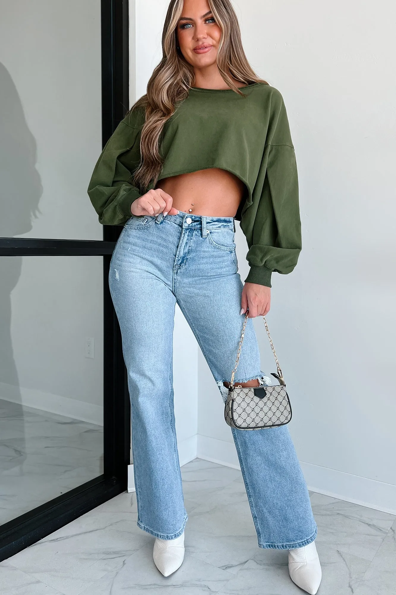 Swapping Stories Übergroßer Crop-Pullover (Olive)