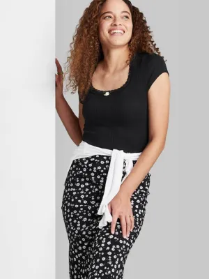 Damen-T-Shirt mit Spitzenbesatz, Schwarz